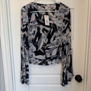 Billabong Black and Cream Floral Blouse